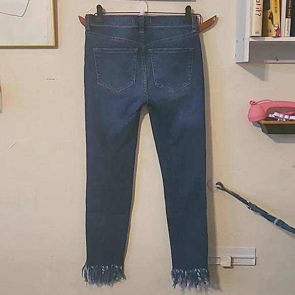 Free People mid-rise distressed frayed ankle jeans, size 25. - Picture 11 of 13